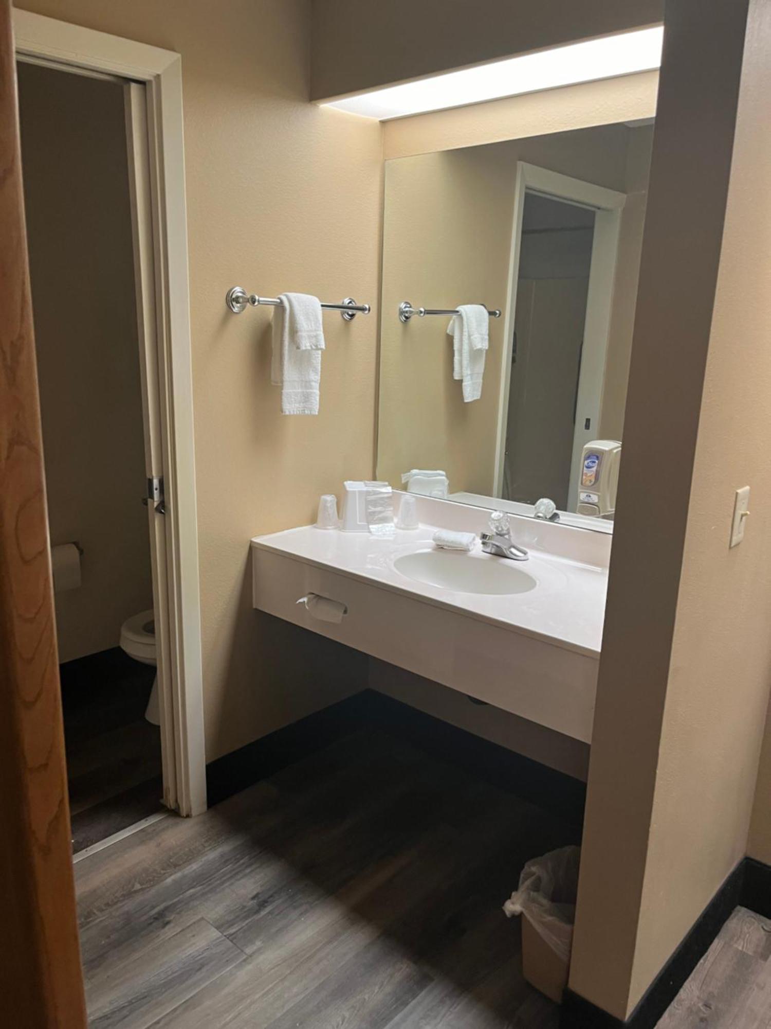 Americas Best Value Inn Kalispell Exteriör bild