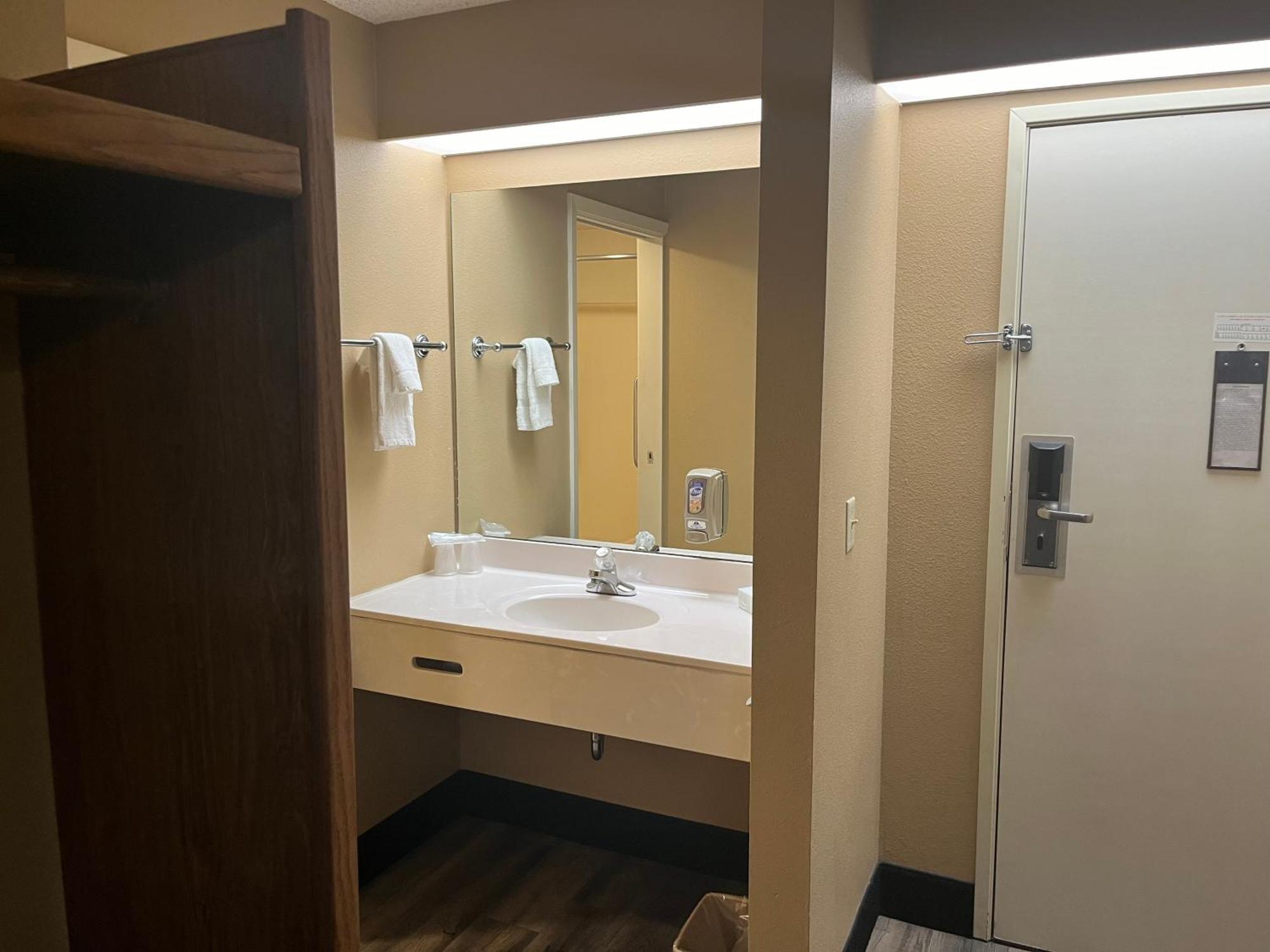 Americas Best Value Inn Kalispell Exteriör bild