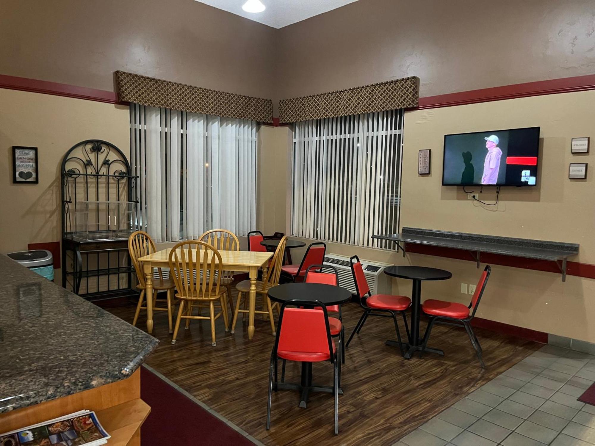 Americas Best Value Inn Kalispell Exteriör bild