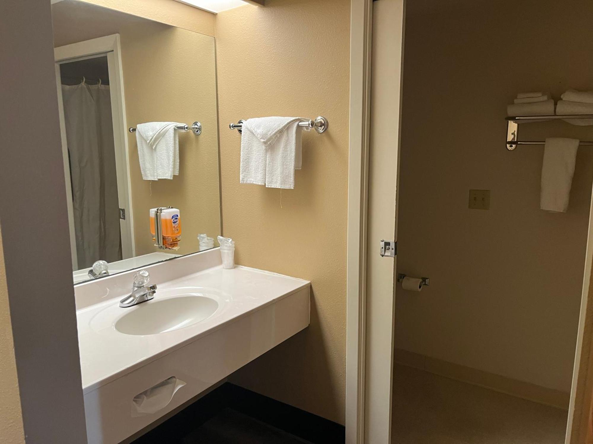 Americas Best Value Inn Kalispell Exteriör bild