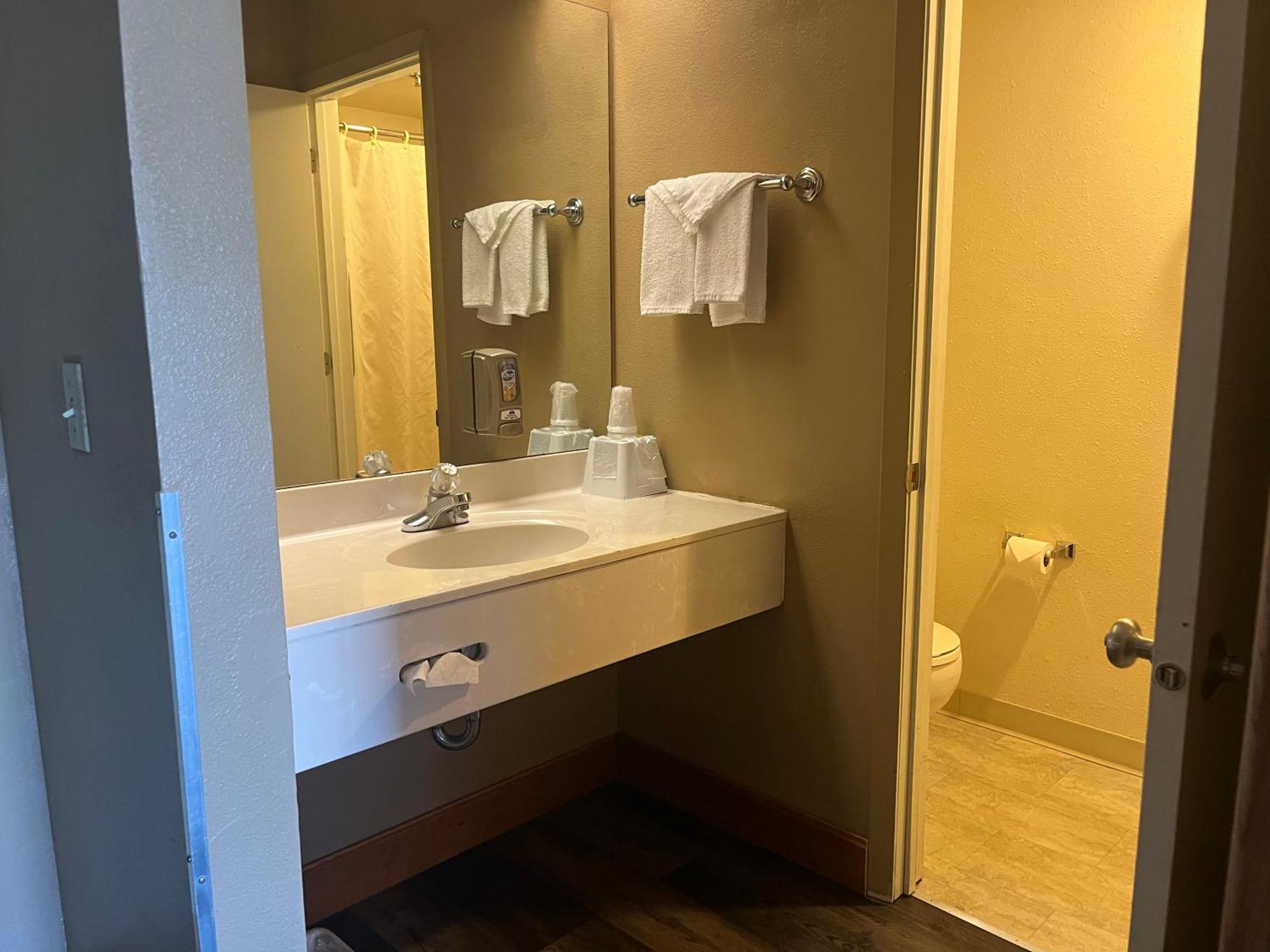 Americas Best Value Inn Kalispell Exteriör bild